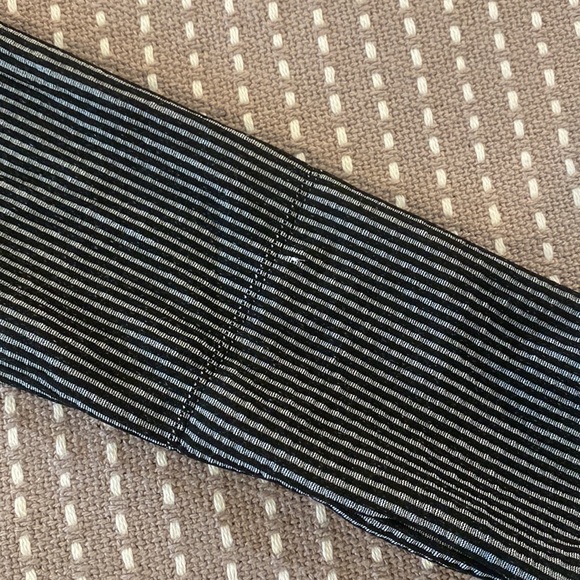 Athleta turtleneck - Picture 3 of 6